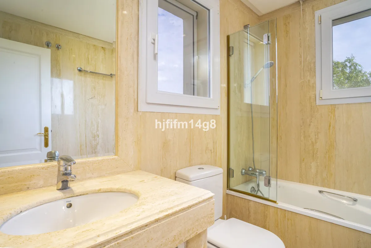 1eec87b4-2f7f-42ee-a8c3-9133a907af1e