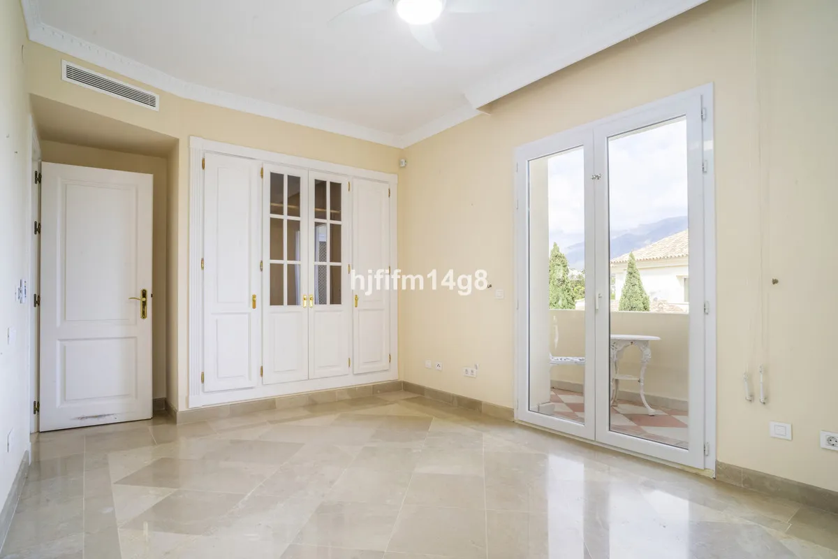 de0ab401-f8c4-4517-8d8a-84a0f83f021c