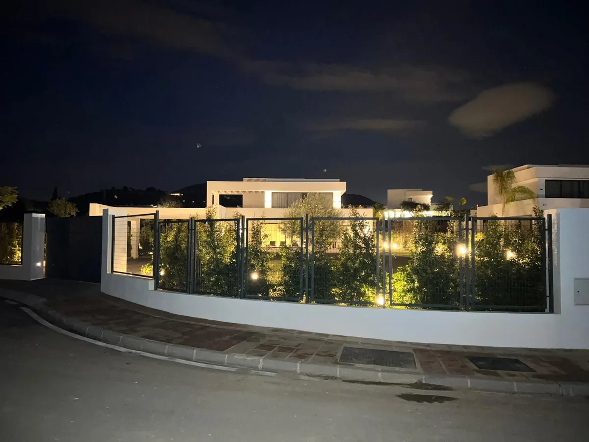 28fcbd06-32cb-405f-bb70-fba5e46610d5