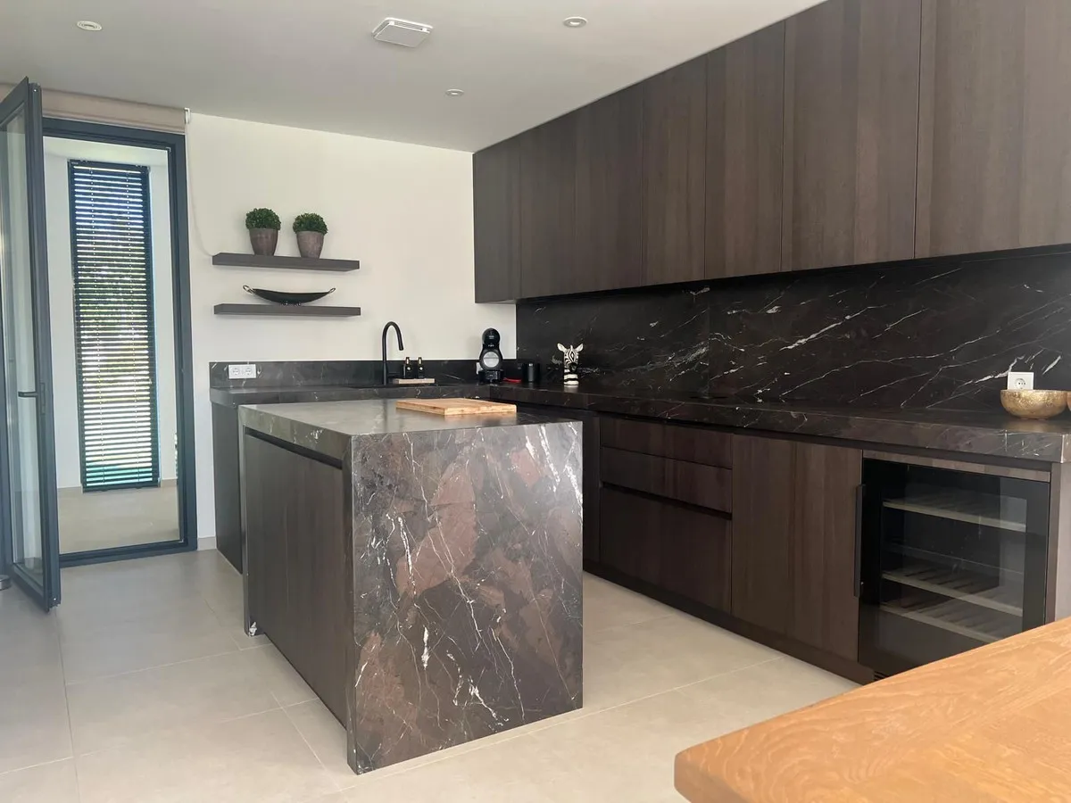 8bf1f9ee-9e01-4d86-8809-2a14f934d878