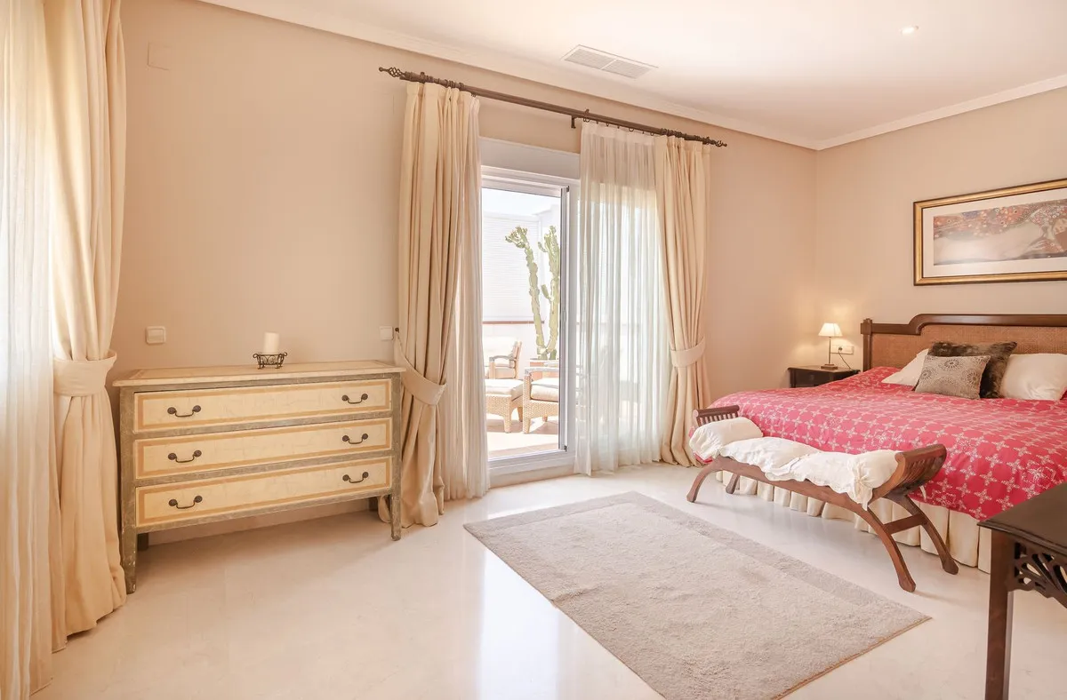 77e64fa7-b259-4519-b0d2-5dc143a99554