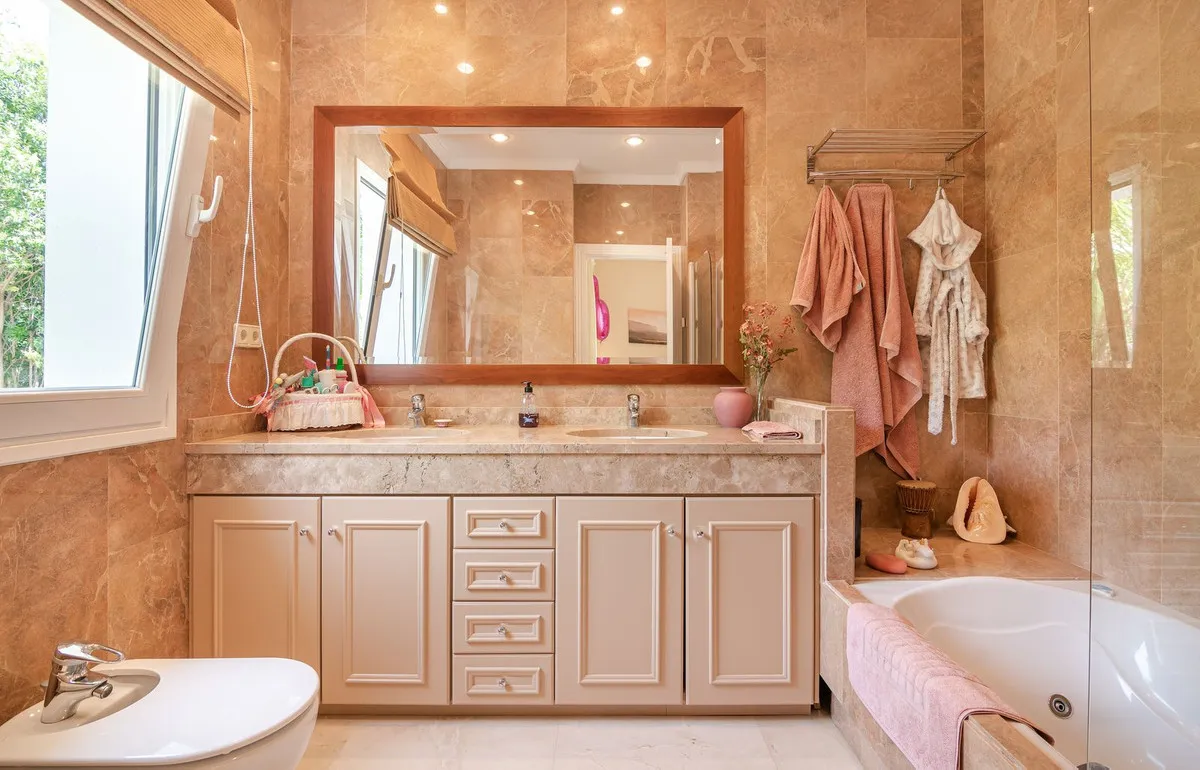 989db706-8246-44b3-96eb-e2f784ca8ce3