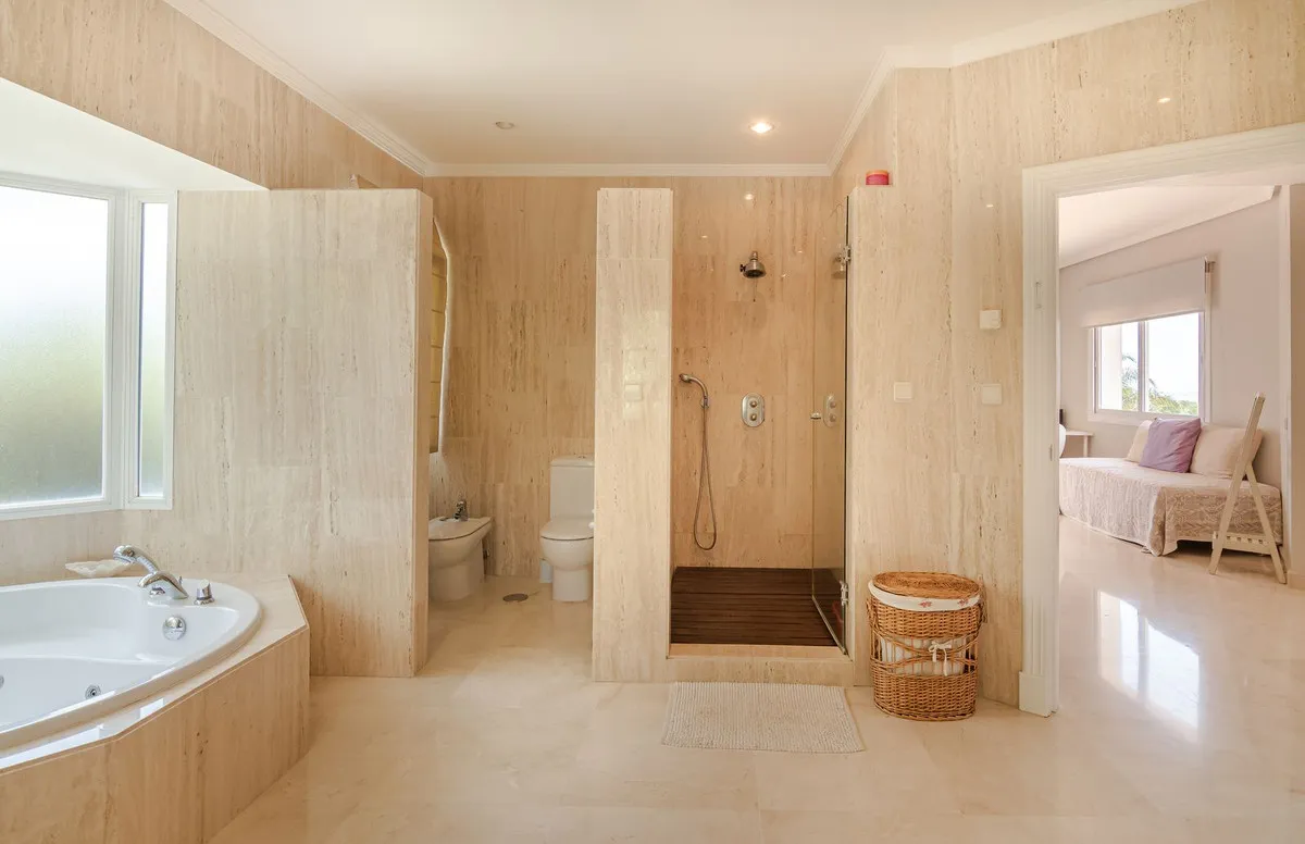 c3163e4e-e3a8-4b35-8563-41c75a1aaa1e