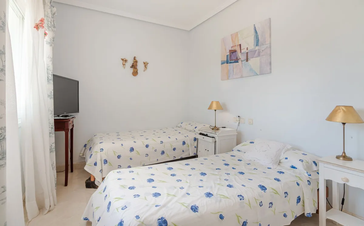 d5ba4a56-438b-4049-a32a-3bdaef0e3391