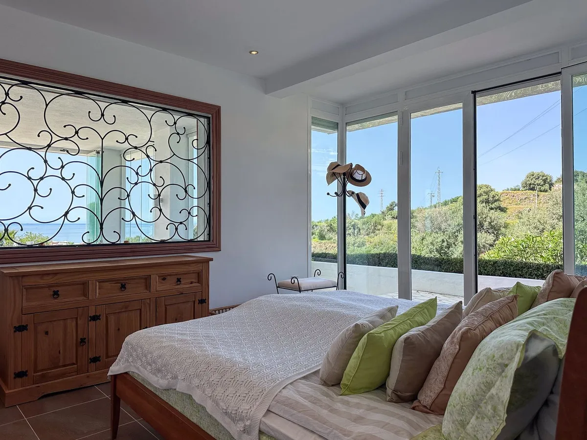 346f9edc-7115-47f5-b986-d578a078e9ce