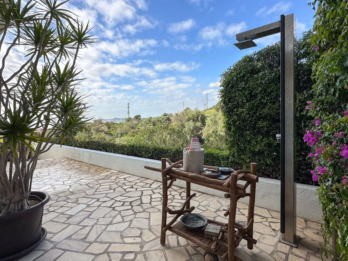 a8b32eb2-1ad2-44d2-b105-934e1325681f