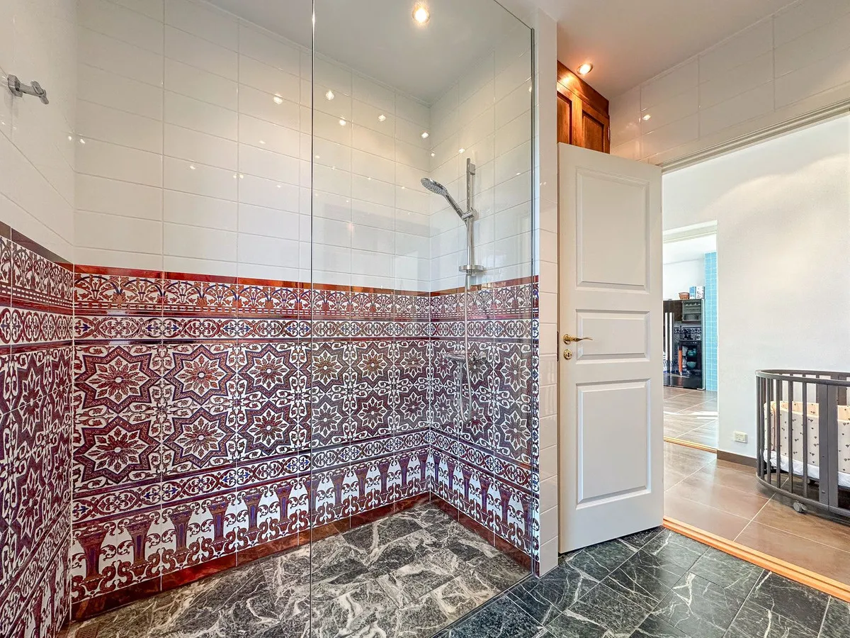 e6615e85-933f-4b0e-b469-98c9239d9c06