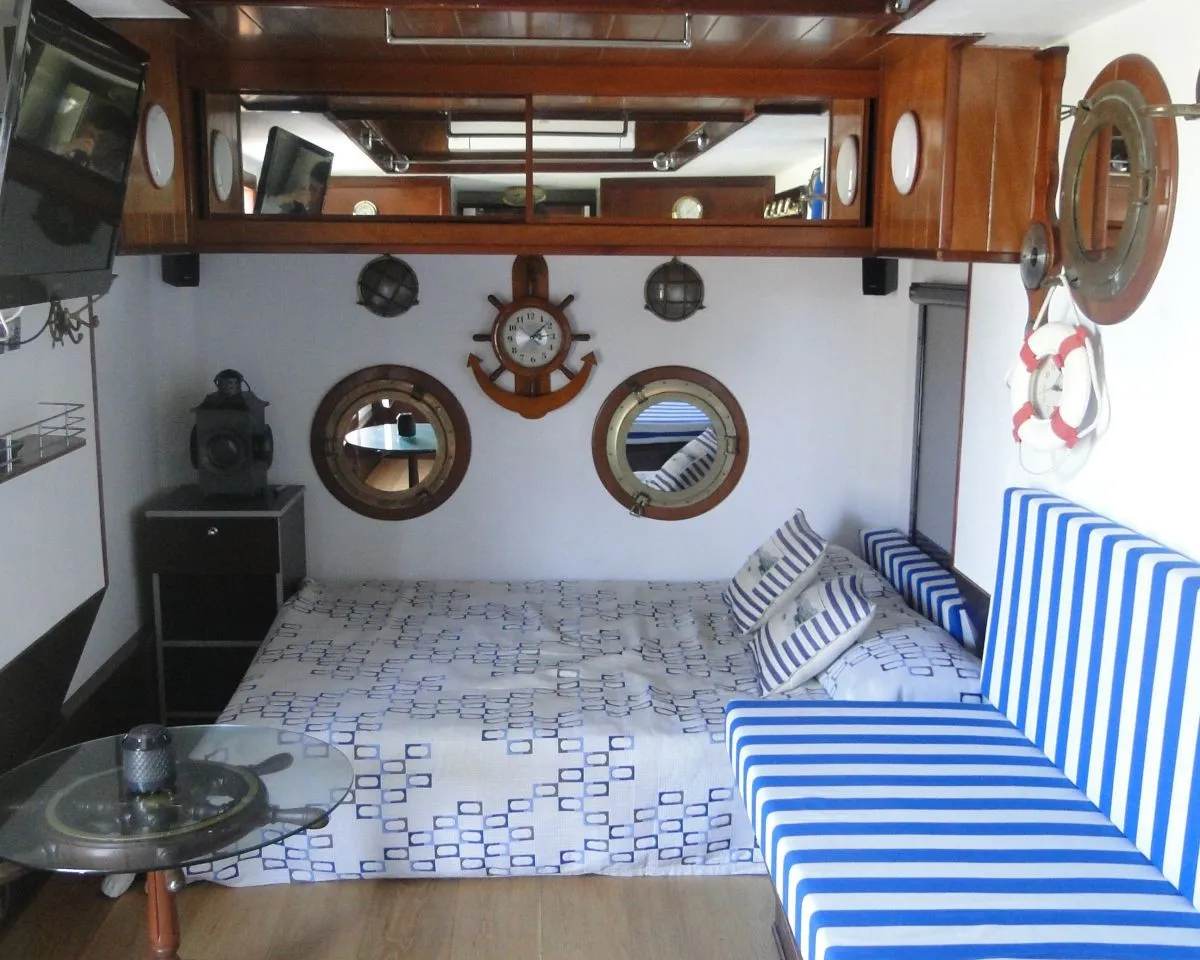 5c37a155-b792-4d4d-8d5a-d8f5bbe721f1