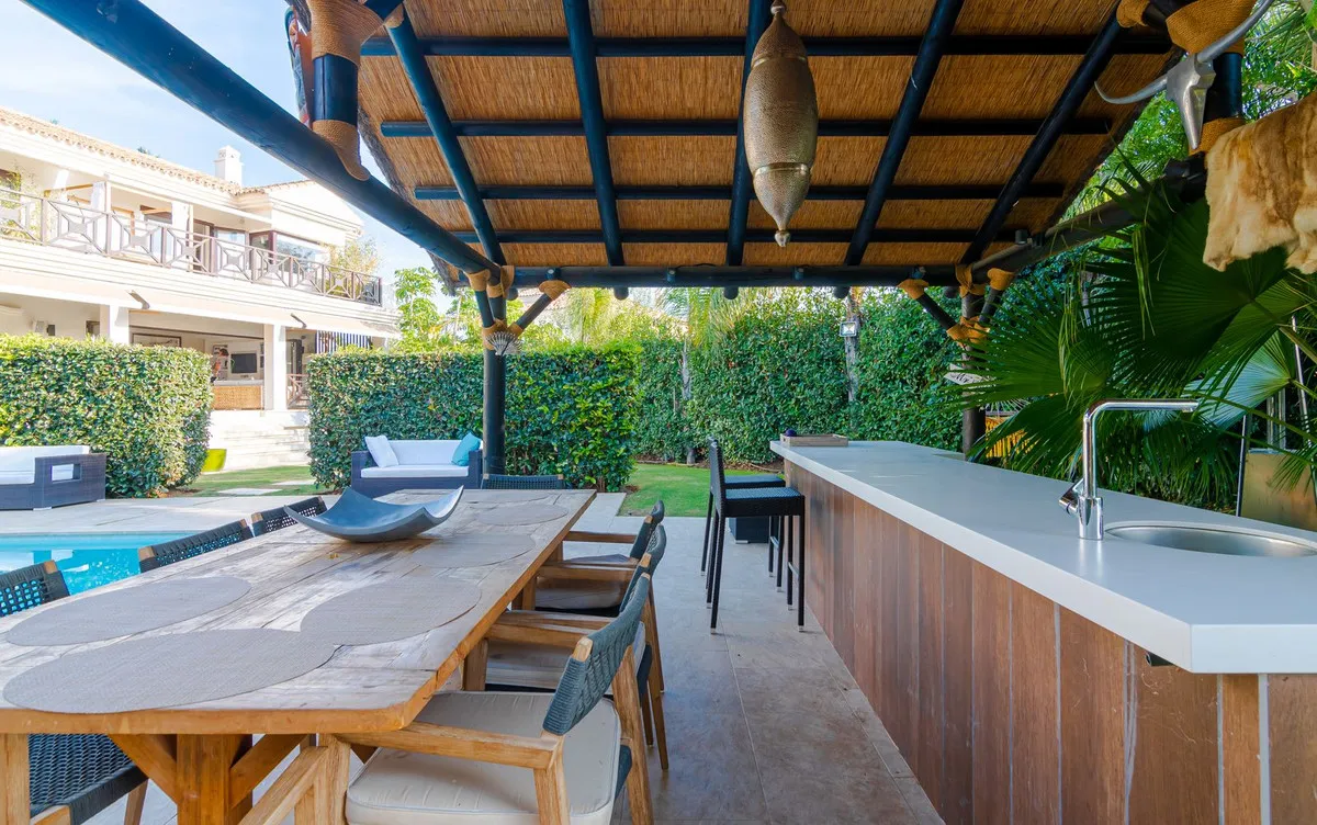 37cf0cfd-fbd3-477c-a8c7-223b143f782c