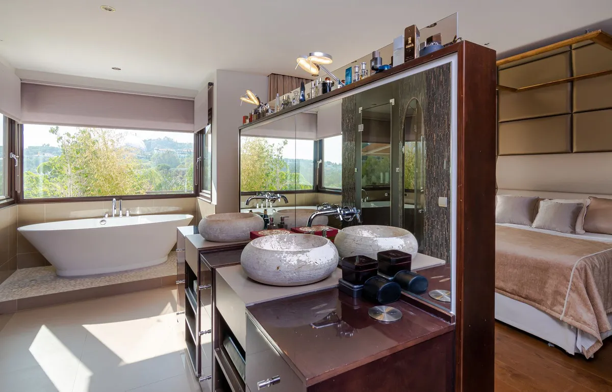 9452ea54-cf19-4783-a852-aa7547b4004e