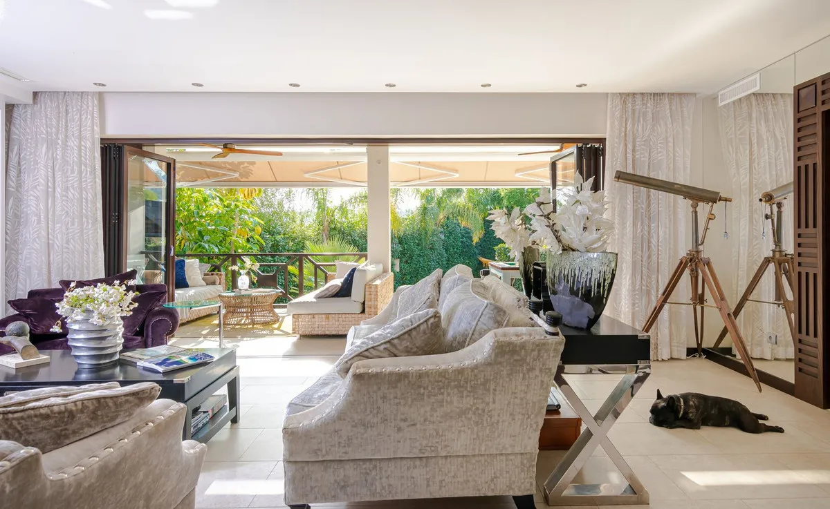 a254c0c4-befd-43c4-b0f7-1a7d28fb1668