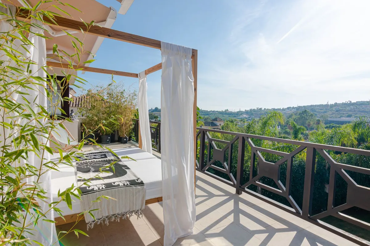 e554fdb9-d819-4ef6-a00f-a13f15c0f265