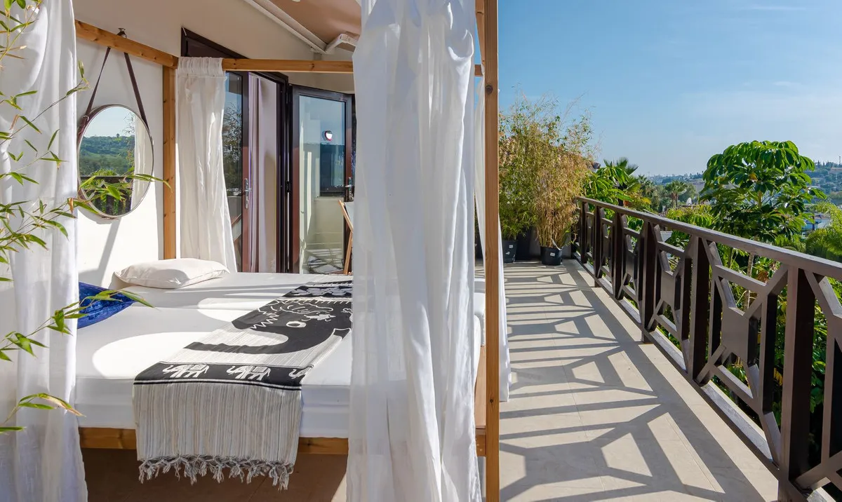 e7ed8712-ebbd-44aa-bab3-8d9ec3a2d86a