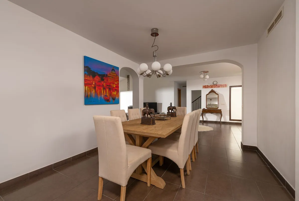 0655d554-7865-4237-89b5-0b2693033d4d