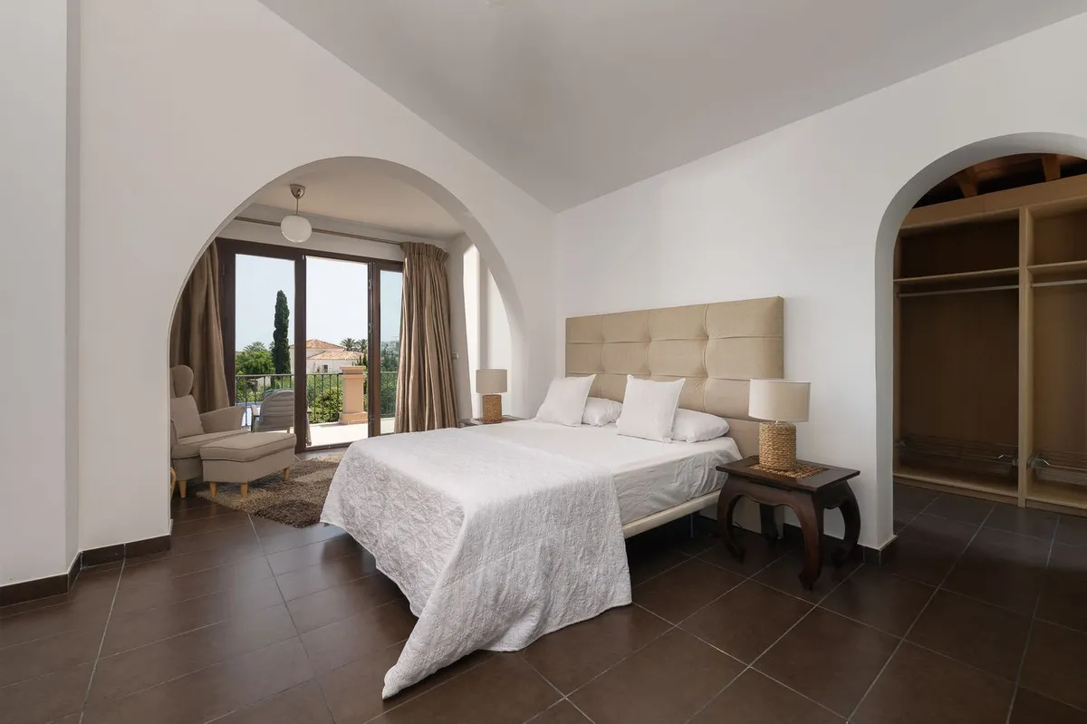 3e00f8fd-9249-4f3c-9aff-0bc86f88058a