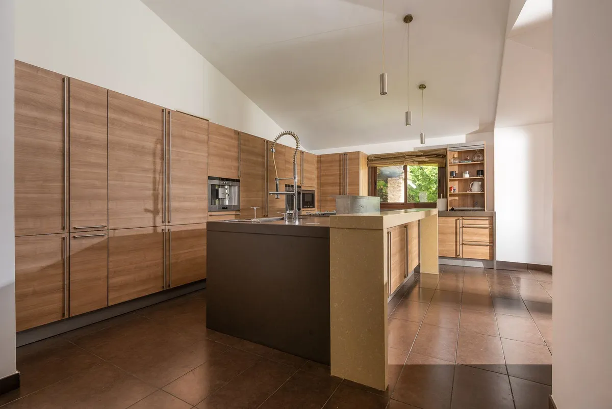 c51958bf-cd52-4110-b800-fdfb21bb8f16