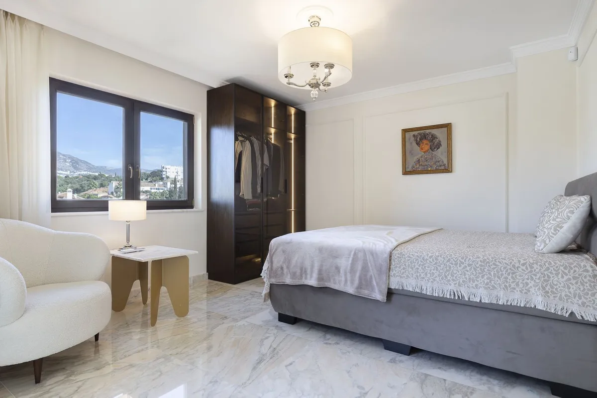 0d40b27a-b2a3-4950-8b70-4e0f138478c1