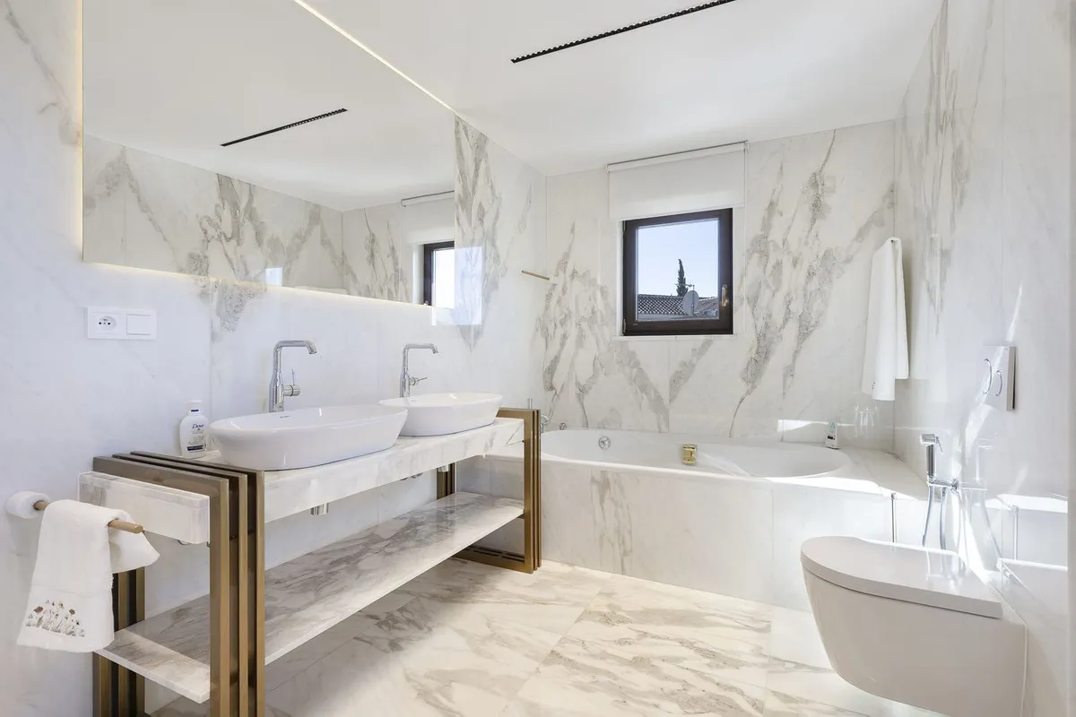 cdc61e8c-c895-408f-bfeb-c7e9bbb9274b