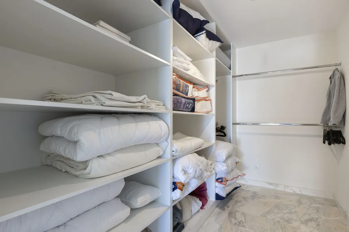 fc4954c9-6c7c-410b-9d69-73adbab74e26