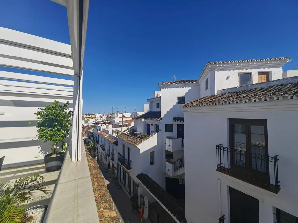 233ee8a5-cefb-409c-8989-4b86e7d535f4