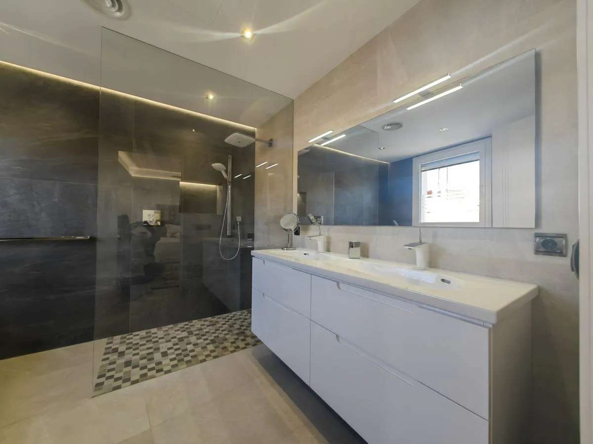 f41b99f2-adaf-4d08-b68c-614e10ea24f3