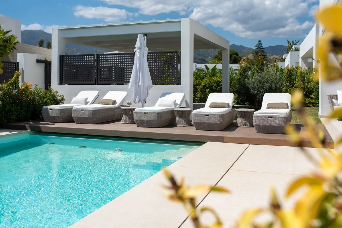 02763d40-8c7f-48e7-a843-c311d3998849