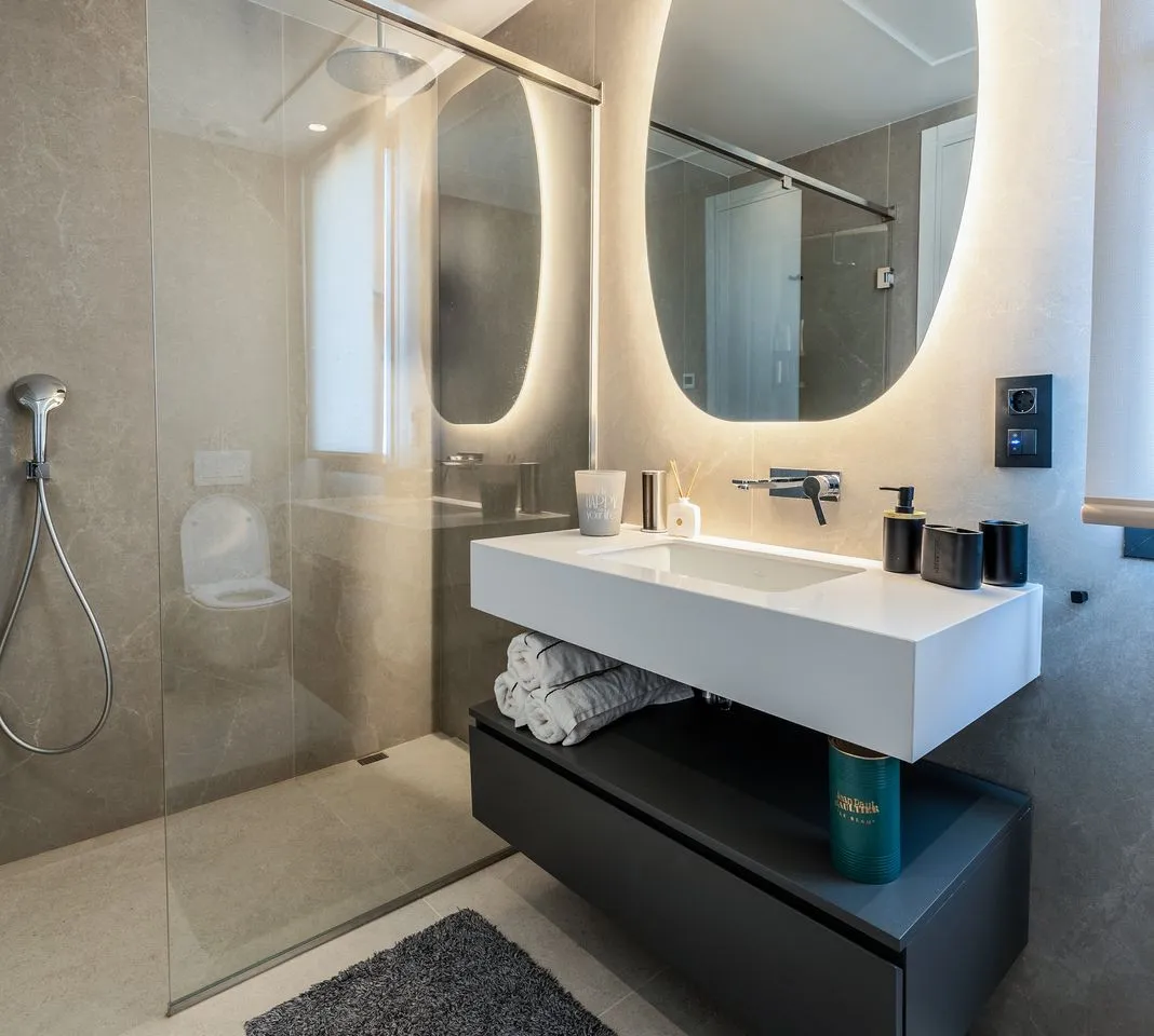 103bd4c6-b15e-4e34-8863-0756a75bd38f