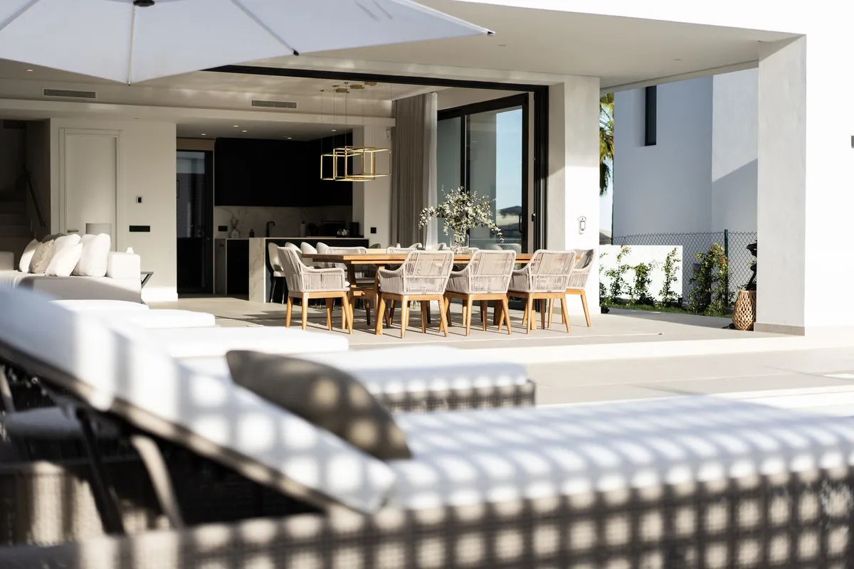 172ce818-1c04-4ca3-9212-a513192d913c