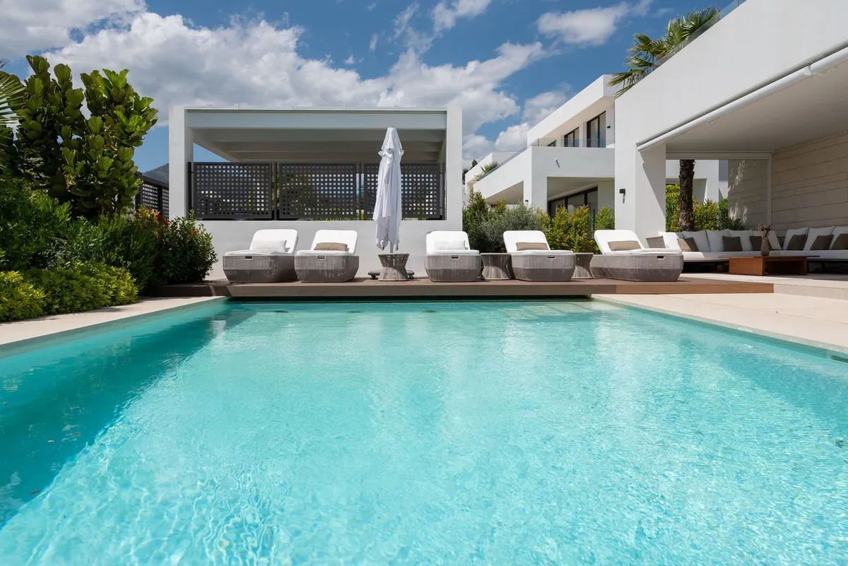 2b0063af-3807-44b9-ab6a-9fc5d6df0300