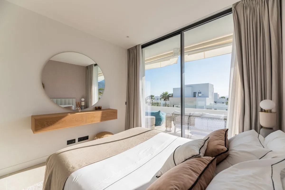 b6fb3641-5e22-4738-a531-d69664bcf27c