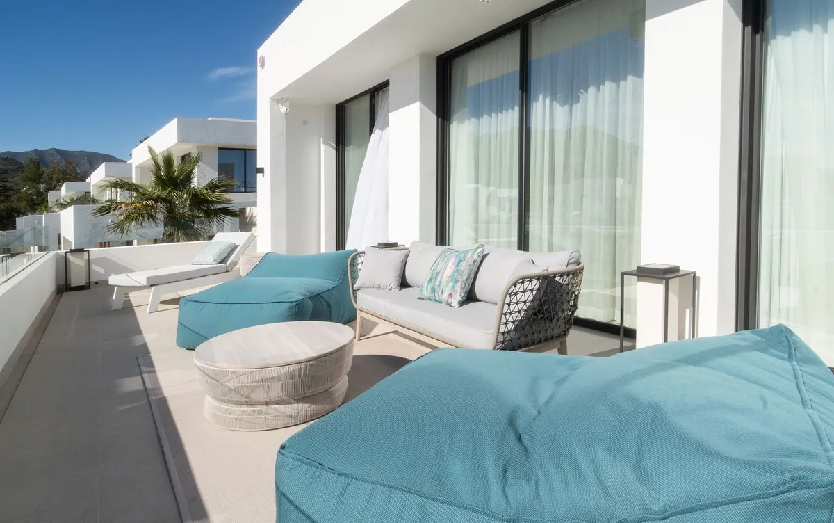 c6f768c0-862f-4a39-b907-2ada9ad08982