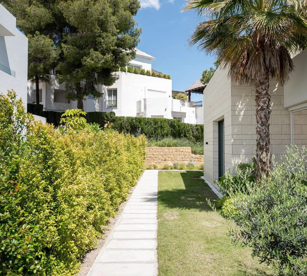 ea20676d-41cb-4940-ac57-f7f3475e6e47