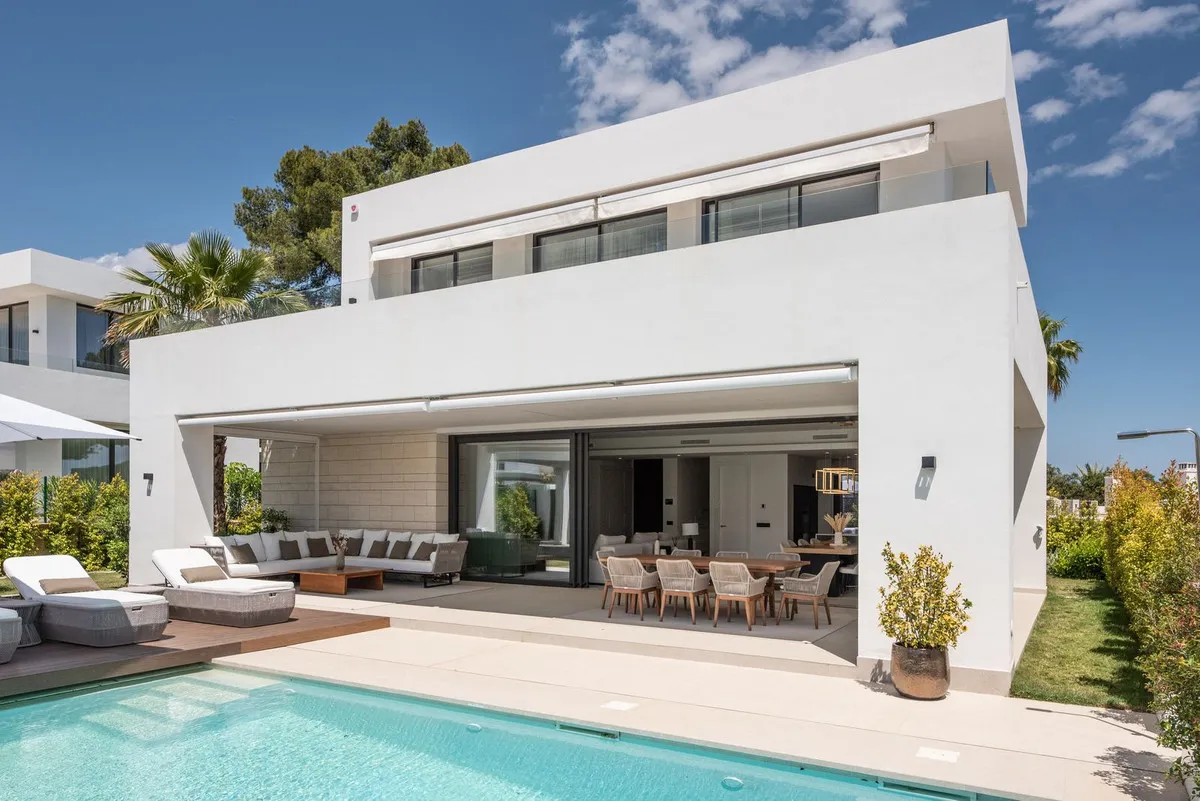 ef3e8f7c-efc7-4a68-b066-5b17673c0f83