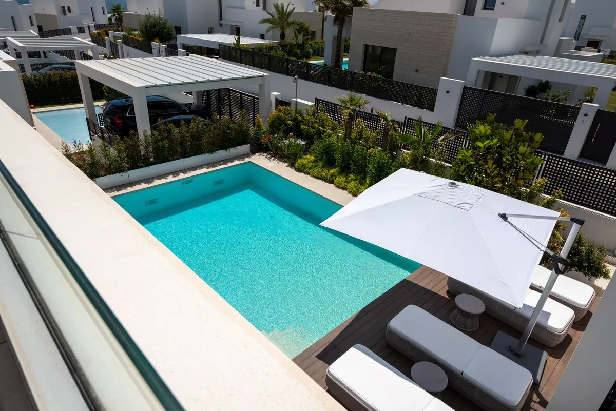 f35e13bd-92b6-475c-b293-64822f776ec4