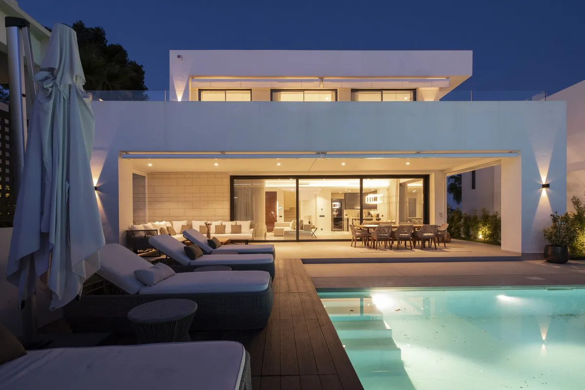 f49becef-d68b-4664-b856-43ead9bb0a81