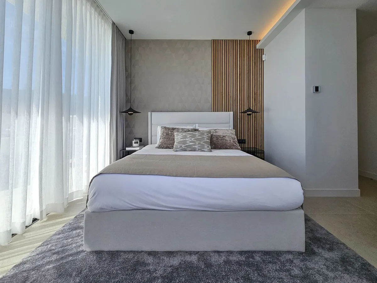 f873bcc6-4099-48b5-9bb8-586339a0aefe