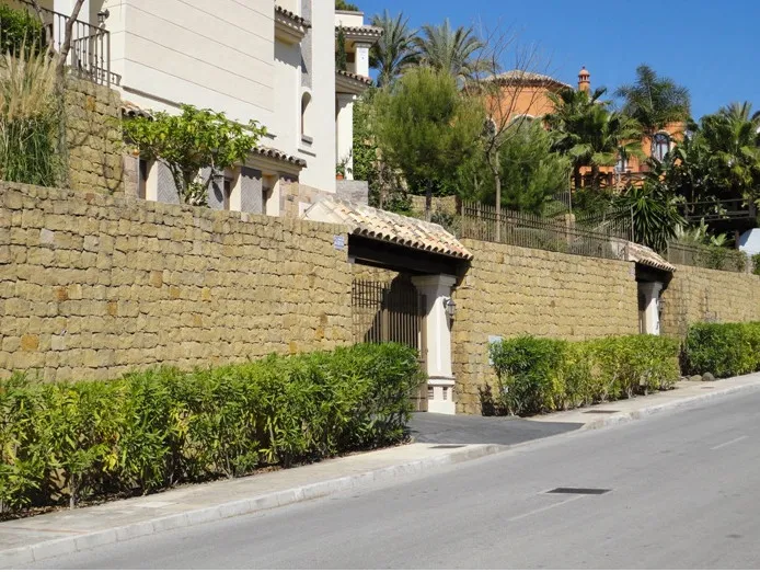 44dc3d51-02f9-4d69-97a2-6974caec6706