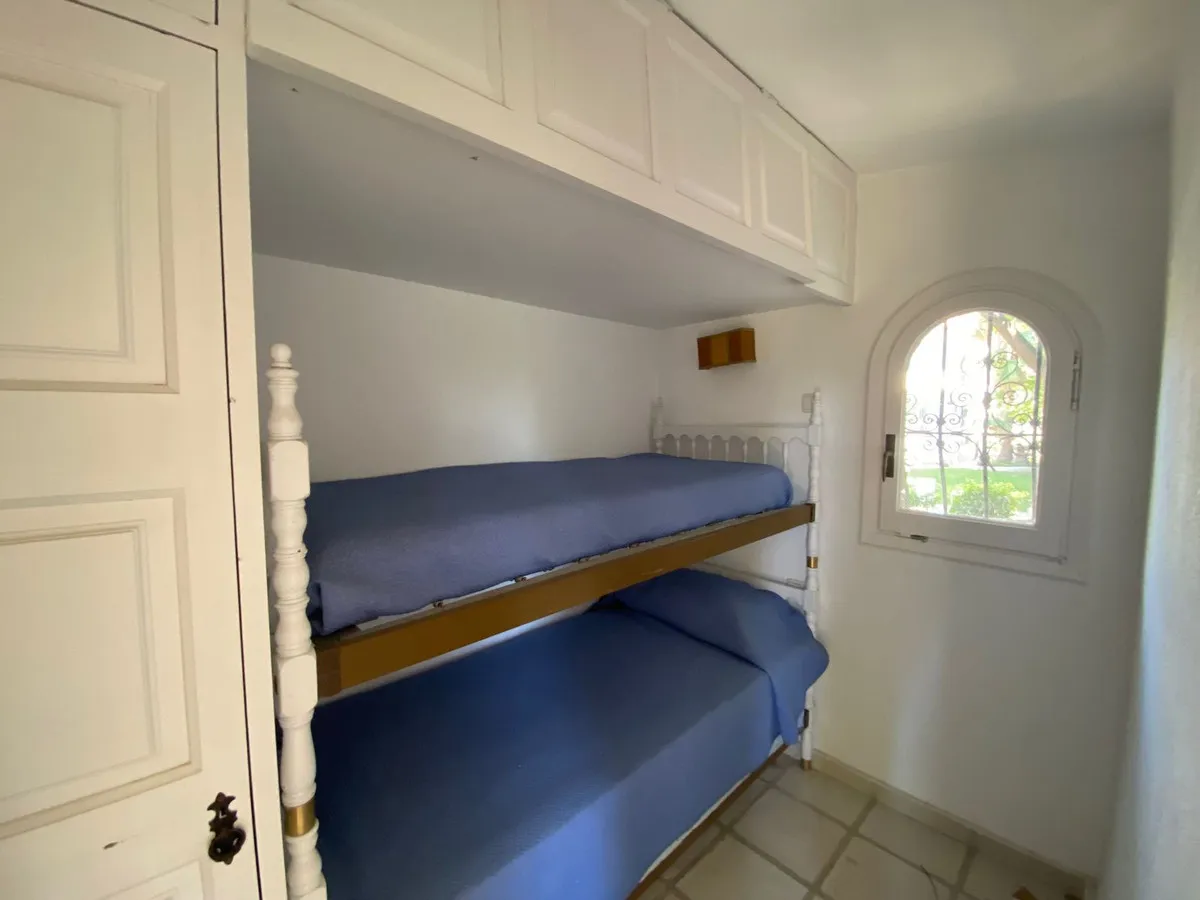 a6d2d5ba-9c21-4b36-984f-1899a665c144