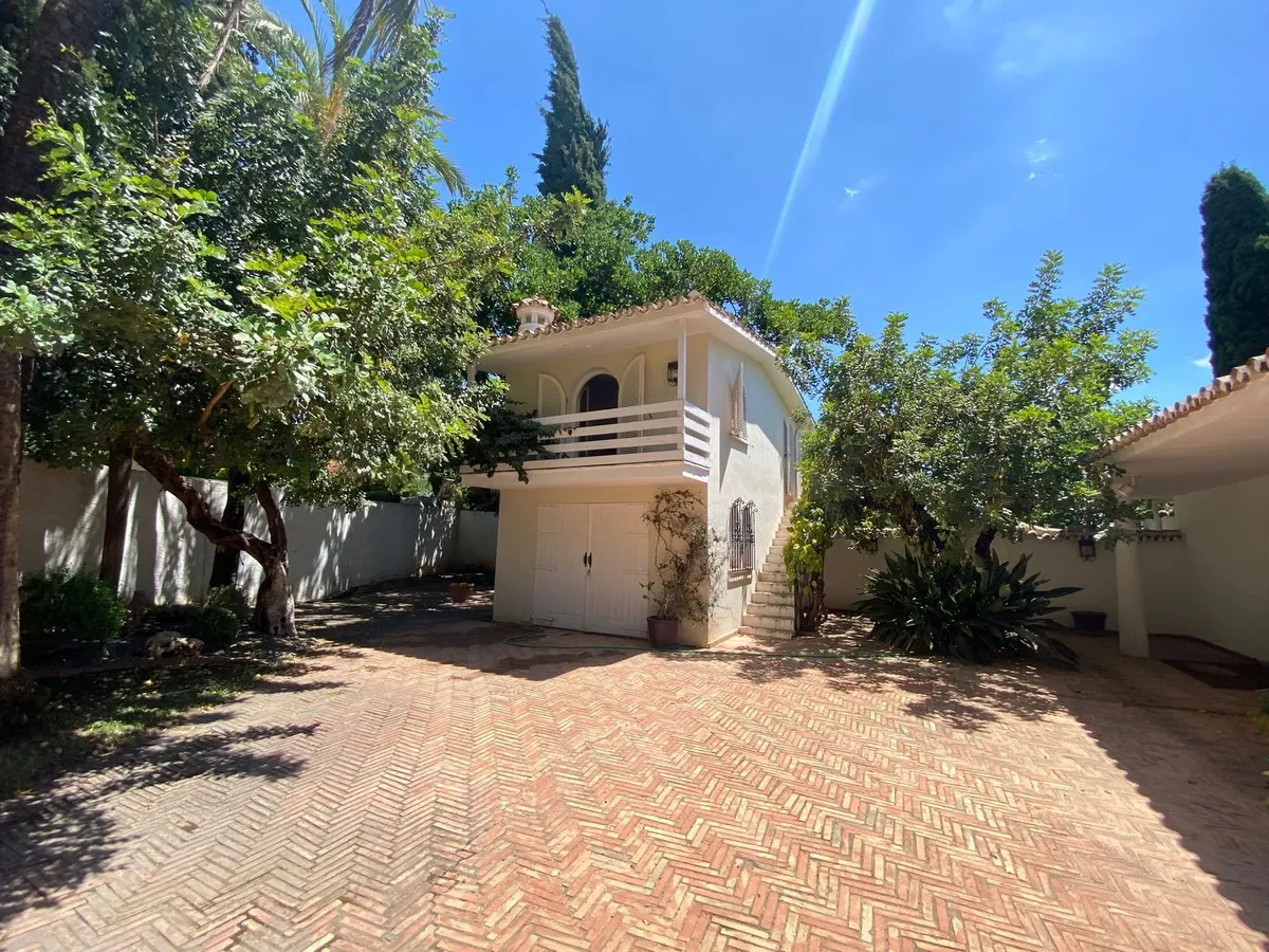 f5798562-fa5f-4110-8118-e94f649f3004