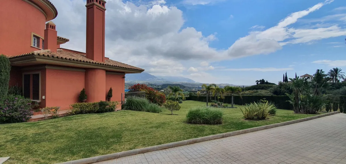 7c4eaae3-e471-40ae-a4ff-f3a61d3f94b2