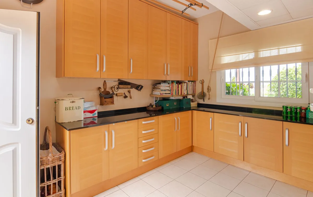 943abb89-4a5f-4d1f-973c-f0820503b039