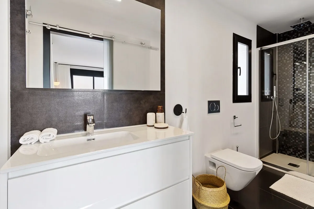 8d32ccd9-f677-4388-97e7-7e5217d7672a