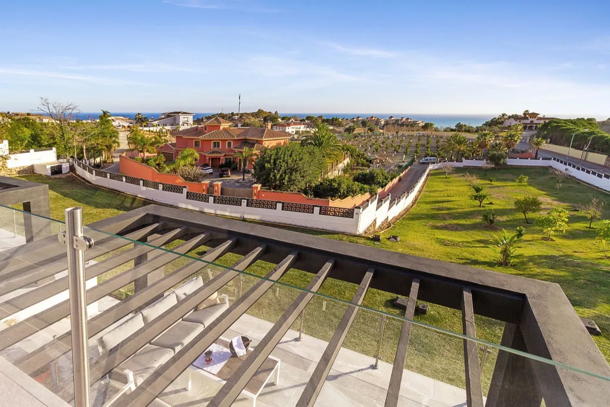 f028a579-3c25-4f4d-abf2-81e123fe5de0