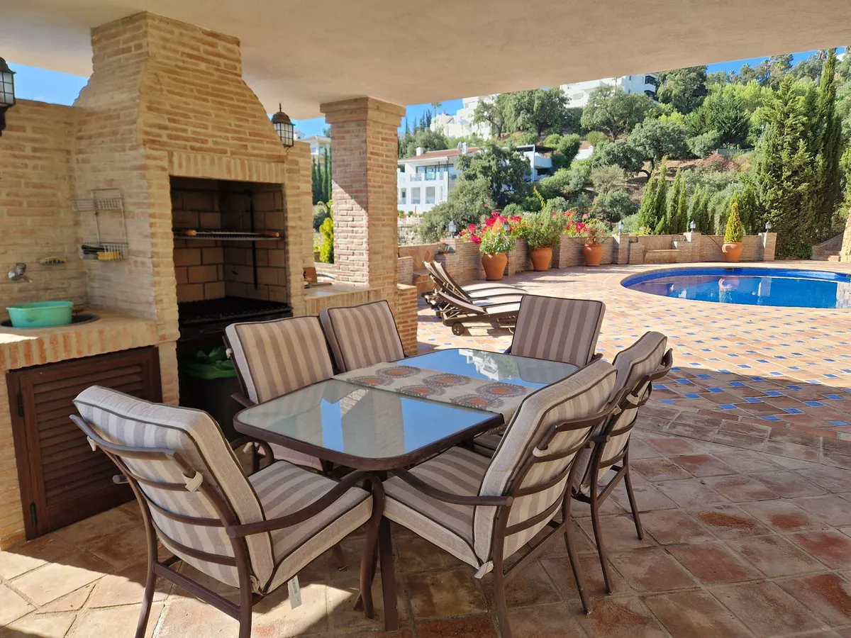 30f16a6c-e030-4dd2-a228-f94571849de2