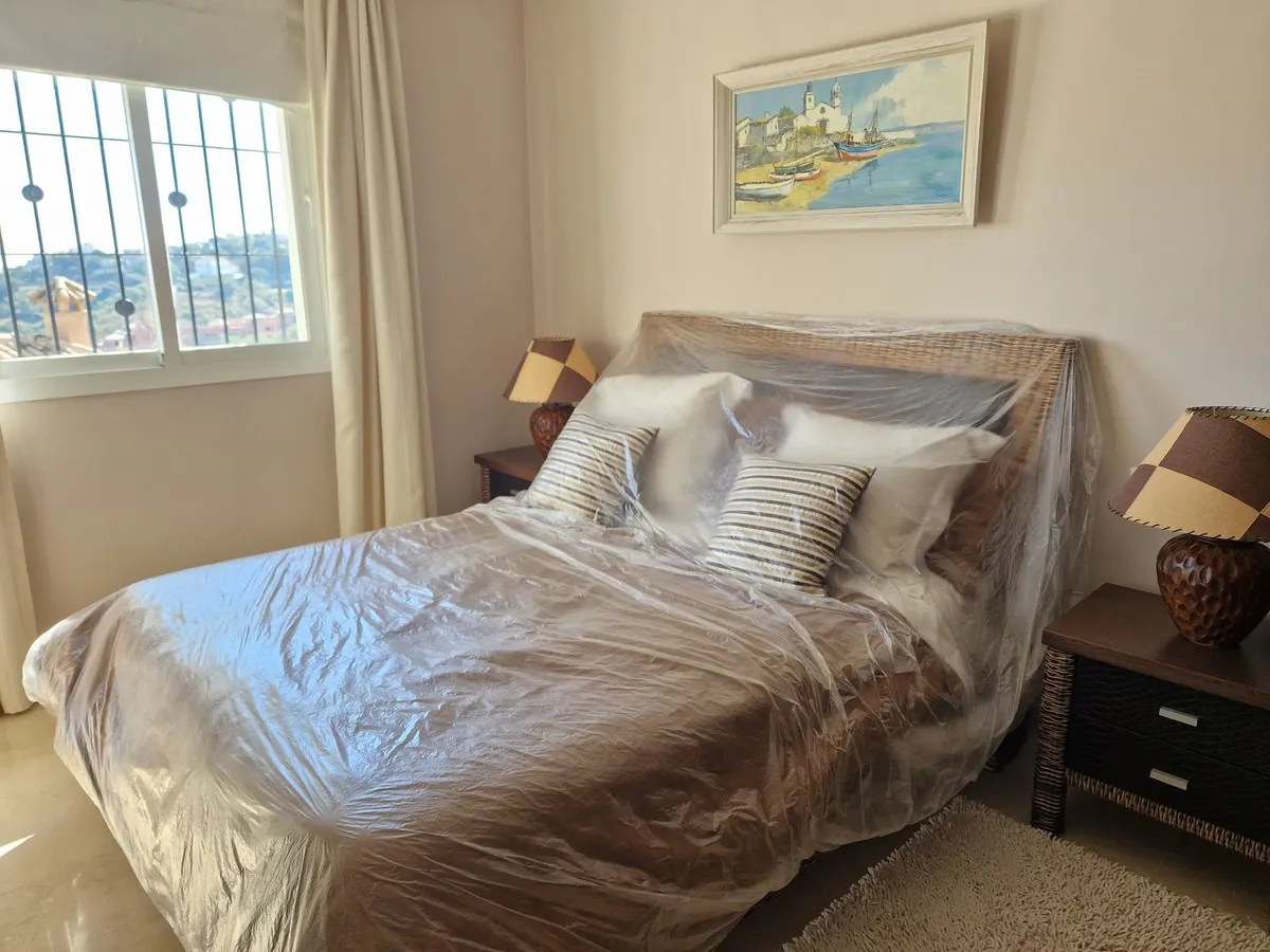 d2c9985c-b136-42ef-8f14-b5c264396edc