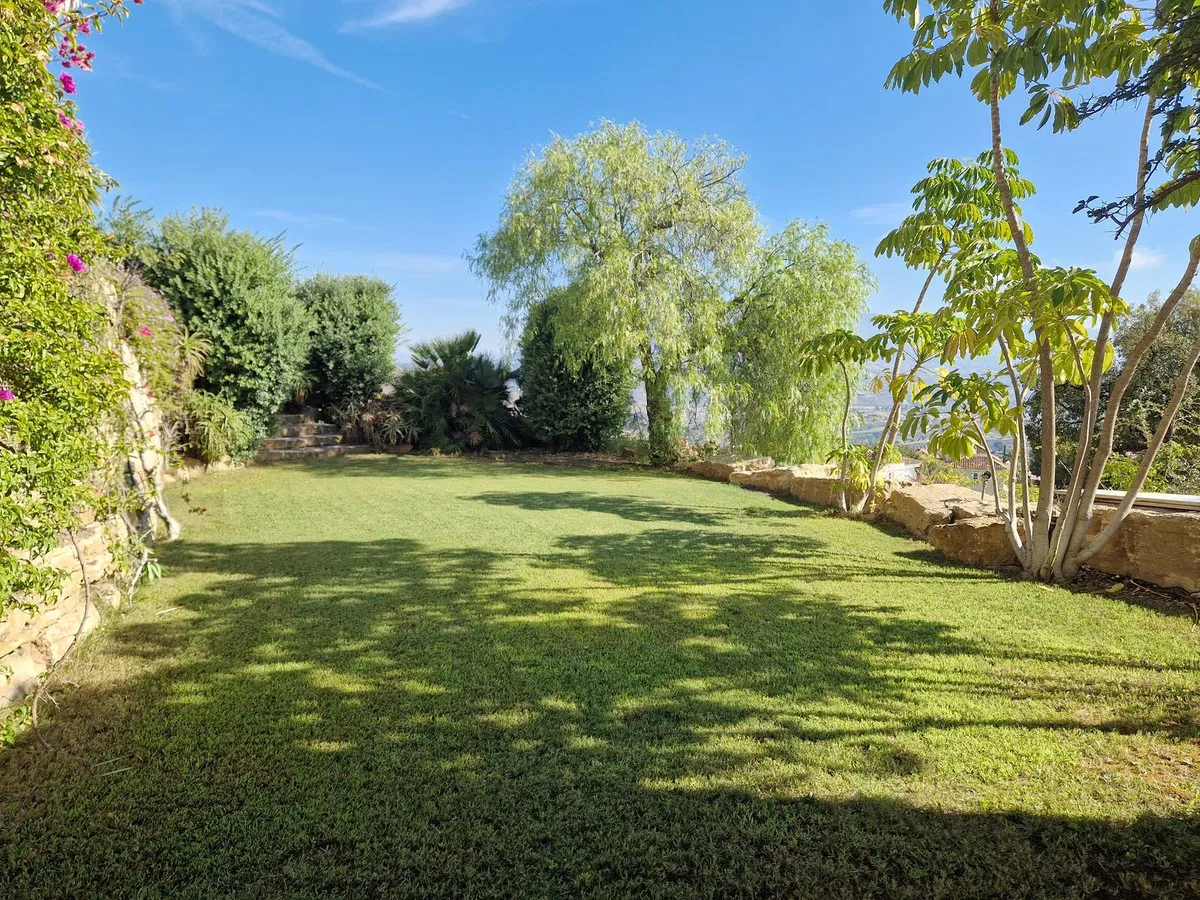 f5a28b23-cb30-49db-a935-9a2709d5b5fc