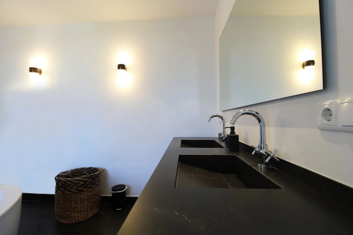 010bcb0b-b099-4dbf-9c7d-942a8263a136