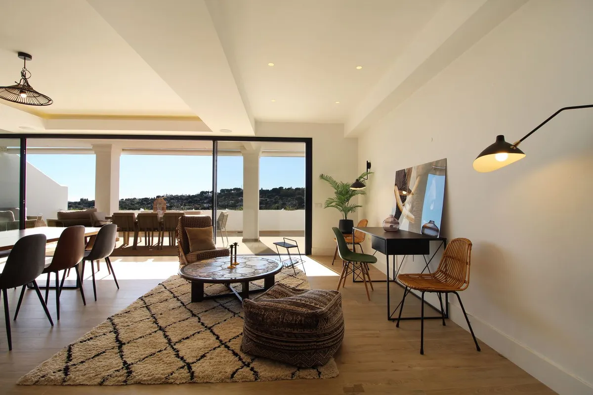 8c8e8d9c-00f5-4fca-a135-89e2d46c9be1