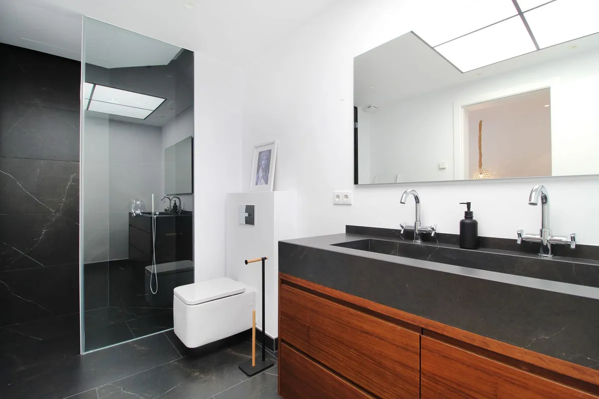 f5d1d36d-bb87-4969-95f2-cef1a031269e