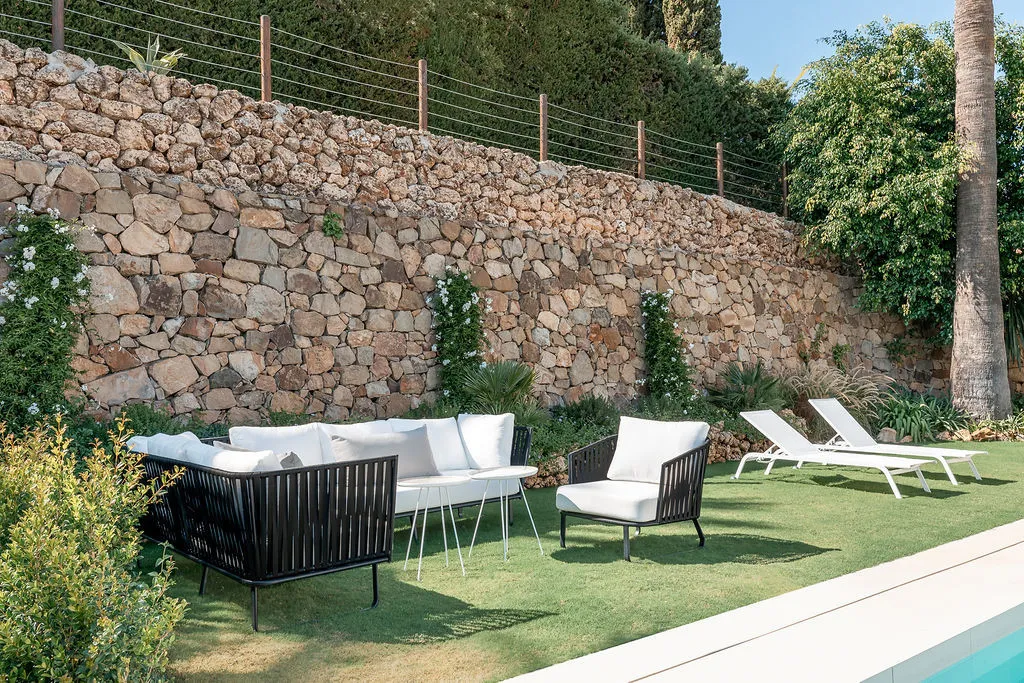 4bad0c4c-2add-4ab0-a8f7-c21af1125905